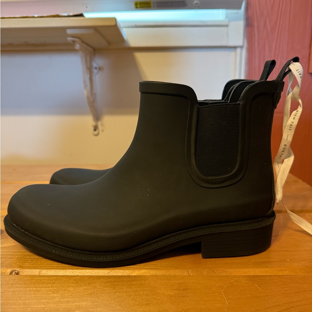 Madewell Chelsea rain boots